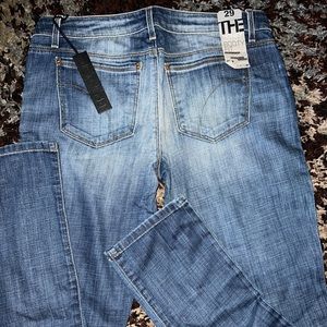 Joe’s Honey Skinny Booty Fit